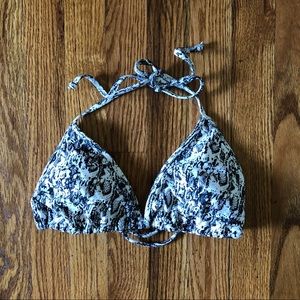 Kirra black & white snakeskin print bikini top. XL